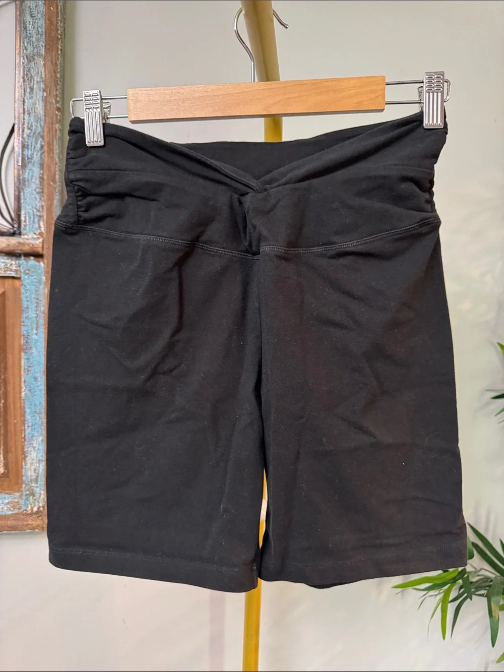 PINK Victoria's Secret Black High-Waist V-Front Bike Shorts EUC L